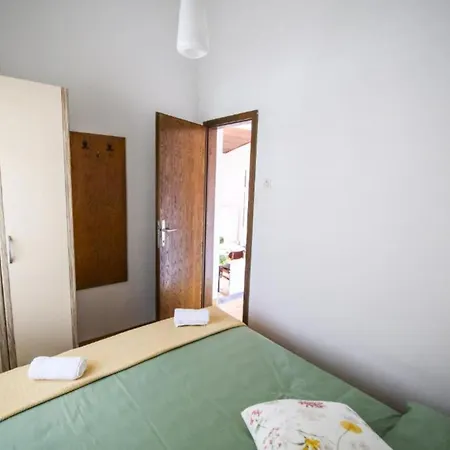 Darmy - Two Bedroom Apartament