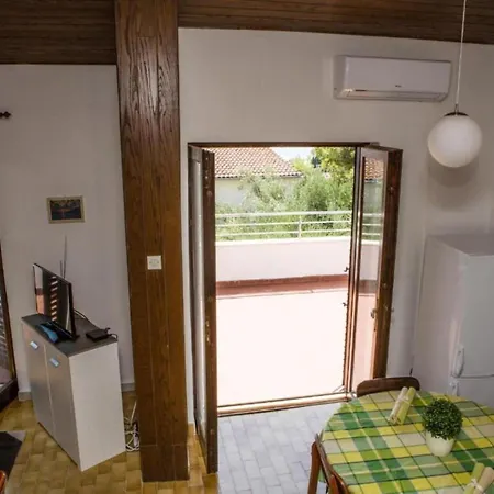 Darmy - Two Bedroom Apartment *